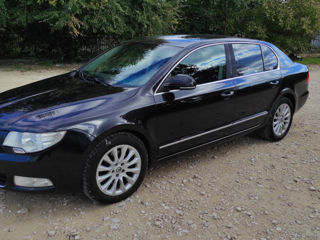 Skoda Superb foto 2