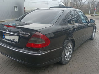 Mercedes E-Class foto 8