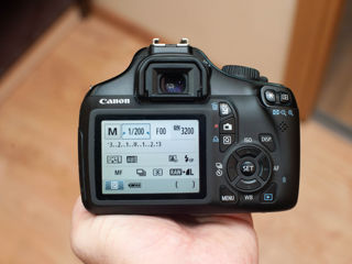 Canon 1100D kit (9000 de cadre)
