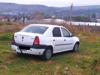 Dacia Logan foto 1