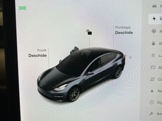 Tesla Model 3 foto 2