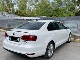 Volkswagen Jetta foto 2