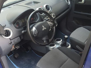 Mitsubishi Colt foto 3