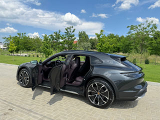 Porsche Taycan foto 2