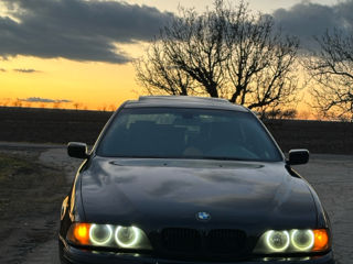 BMW 5 Series foto 3