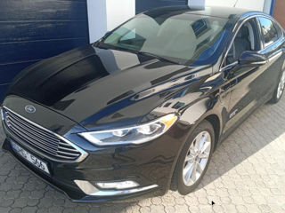 Ford Fusion foto 2