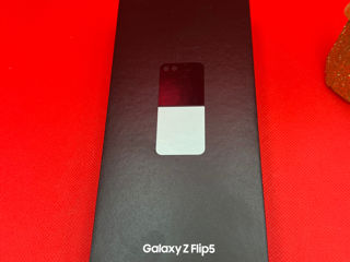 Samsung Galaxy Flip 5 5G 256gb sigilat , livrare gratuita in Chisinau