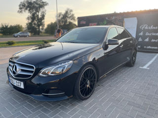 Mercedes E-Class foto 1