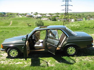 Mercedes Series (W123) foto 7