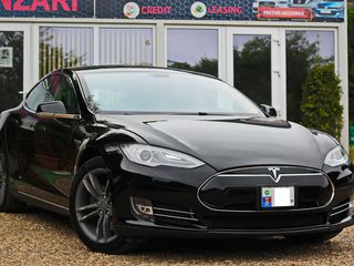 Tesla Model S foto 1