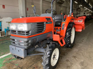 Tractor Kubota T22 cu freza de sol (japonez)