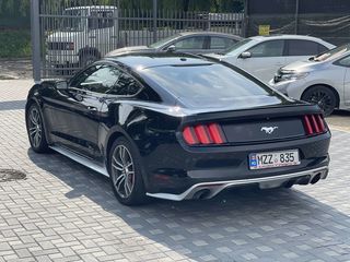 Ford Mustang foto 7