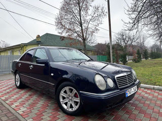 Mercedes E-Class foto 7