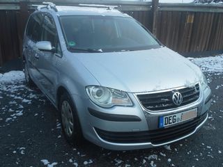 Volkswagen Touran foto 2