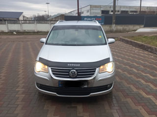 Volkswagen Touran foto 0