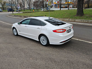 Ford Fusion foto 8