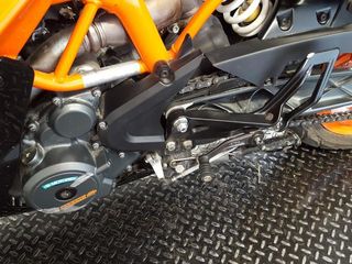 KTM 390 DUKE foto 19