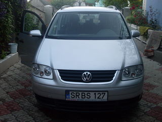 Volkswagen Touran foto 3