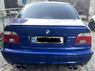 BMW 5 Series foto 2