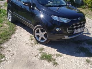 Ford EcoSport foto 1