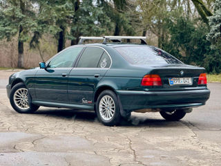 BMW 5 Series foto 8