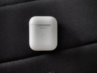 Vând case AirPods series 2 foto 3