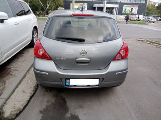 Nissan Tiida foto 5