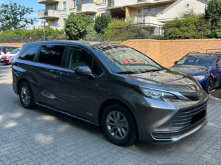 Toyota Sienna foto 1