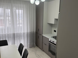 Apartament cu 2 camere, 68 m², Buiucani, Chișinău foto 3