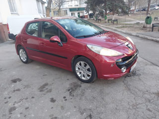 Peugeot 207 foto 2