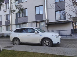 Mitsubishi Outlander foto 3