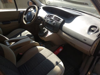 Renault Grand Scenic foto 3