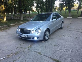 Mercedes E Class foto 1