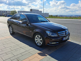 Mercedes C-Class foto 2