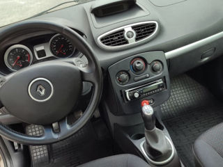 Renault Clio foto 9