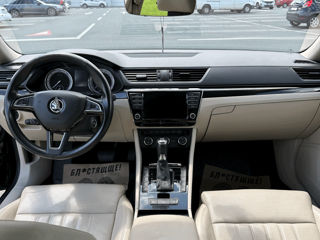 Skoda Superb foto 2