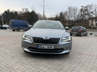 Skoda Superb foto 2