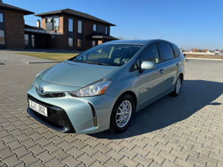 Toyota Prius v