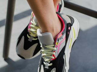 yeezy wave runner pink