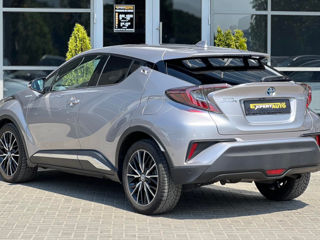 Toyota C-HR foto 4