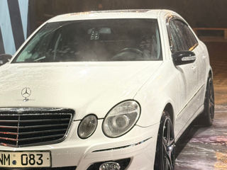 Mercedes E-Class foto 2