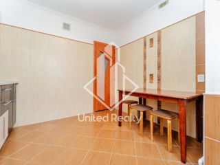 Apartament cu 3 camere, 70 m², Buiucani, Chișinău foto 5