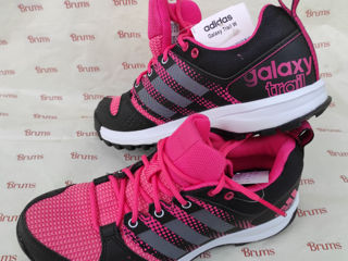 Женские кроссовки Adidas, Reebok 36-37 размер foto 1
