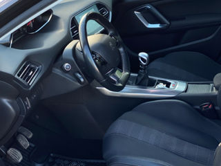 Peugeot 308 foto 9