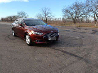 Ford Fusion foto 2