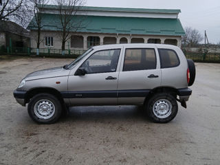 Chevrolet Niva foto 3