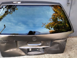 Заднее  стекло  - на  крышку  багажника...!!! foto 1