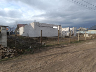 Продаём в Бубуечь 3 км от Кишинева недостроеный Дом 7 сот - подвал - есть все комуникации Торг. foto 9