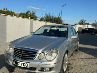 Mercedes E-Class foto 8