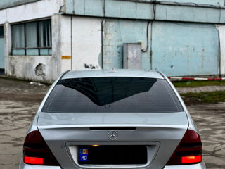 Mercedes C-Class foto 4